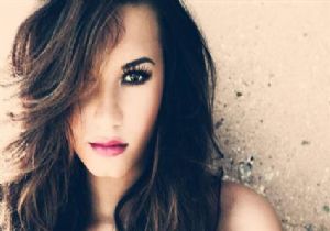 Demi Lovato Nişanlanıyor Mu?